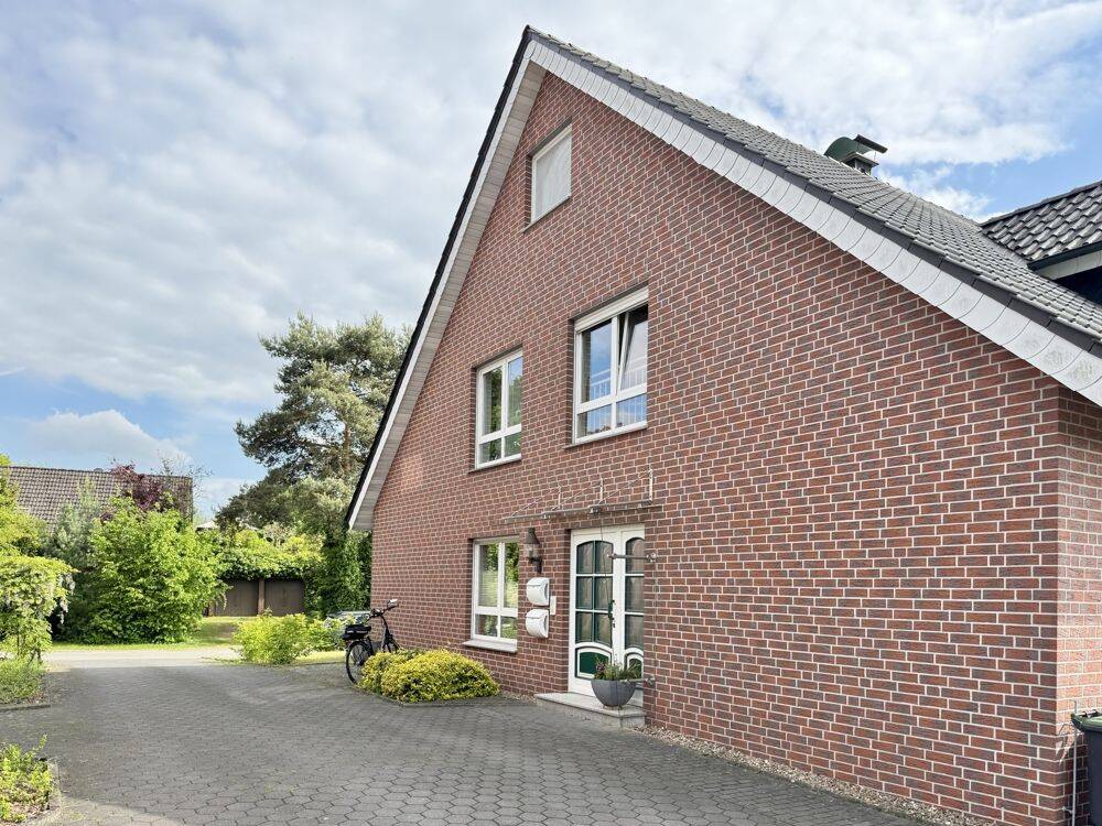 Großzügiges Wohnen in zentraler ruhiger Lage von Augustdorf, 32832 Augustdorf