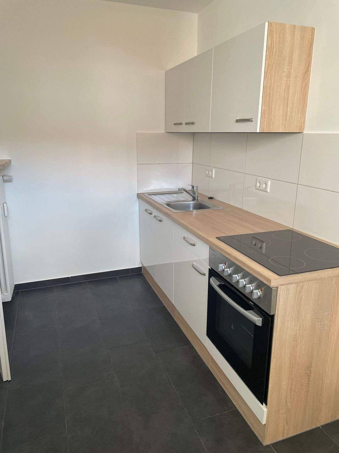 Renovierte und geräumige 1-Zimmer-Wohnung mit Einbauküche im Stadtteil Rennweg – Sulzbacher Straße, 90489 Nürnberg (Gärten bei Wöhrd Rennweg Veilhof Wöhrd)
