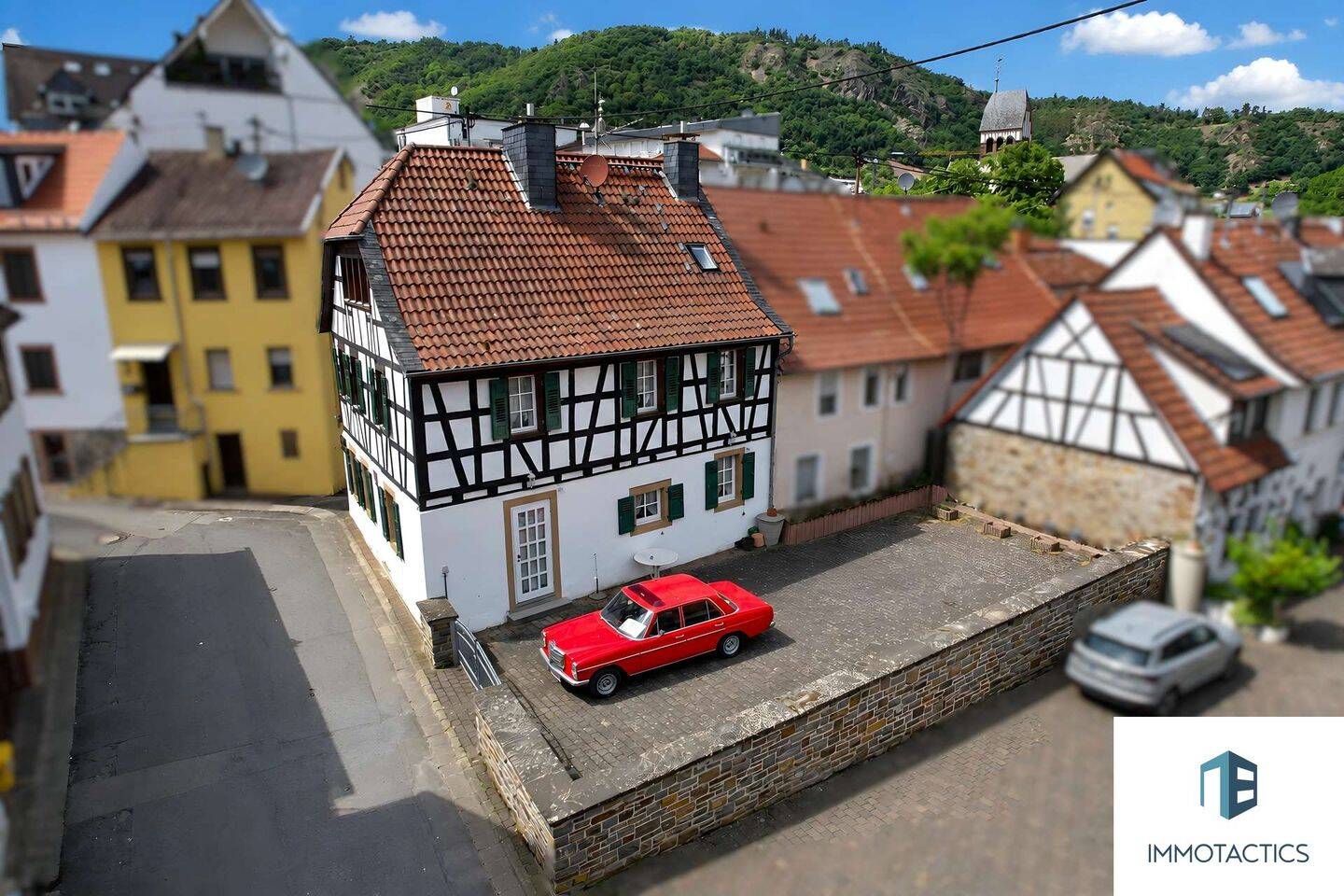 Historisches Fachwerkhaus mit vier Einheiten, Terrasse, Hof und Garagen in Bad Münster am Stein, 55583 Bad Kreuznach