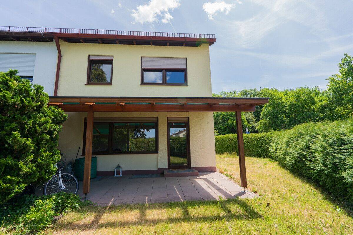 **Heike Borchers Immobilien**Reiheneckhaus mit Potenzial in freundlicher Umgebung**Süd-West-Garten**, 82008 Unterhaching
