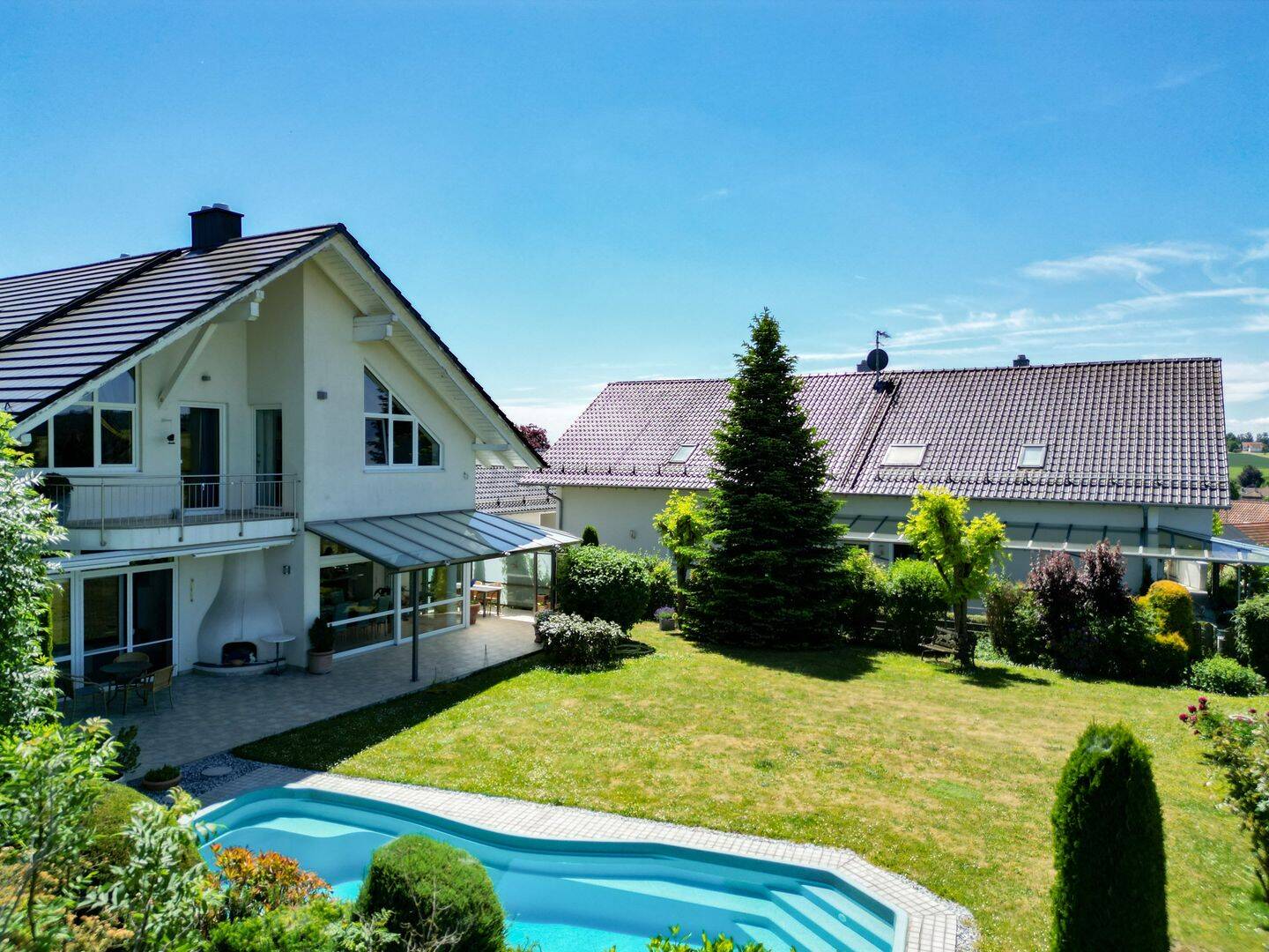 Großzügiges Familienhaus mit Pool, Wellnessbad und Traumgarten, 94167 Tettenweis