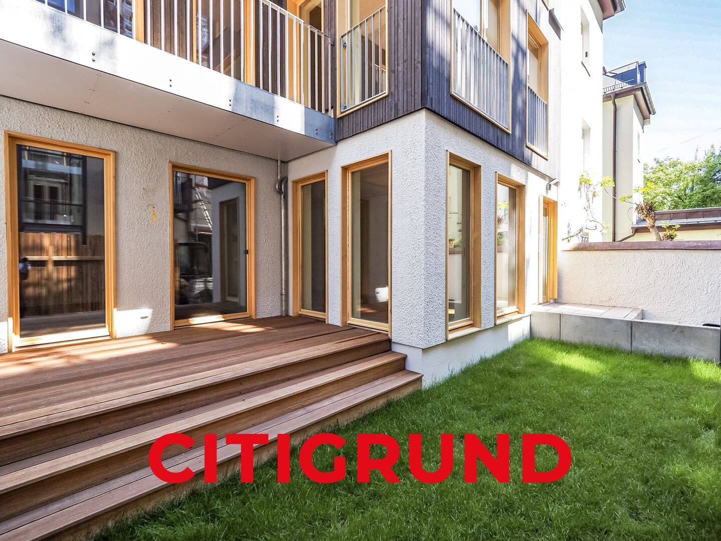 Au – Hell. Exklusiv. Energieeffizient. – Gartenterrasse in modernem Stadthaus!