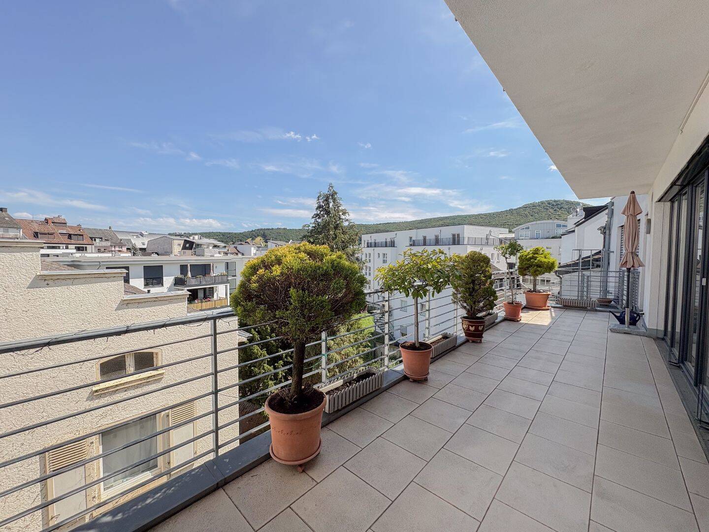 Lichtverwöhnte Terrassenwohnung! Ihr Rückzugsort in urbaner Aussichtslage in Bad Neuenahr-Ahrweiler!, 53474 Bad Neuenahr-Ahrweiler