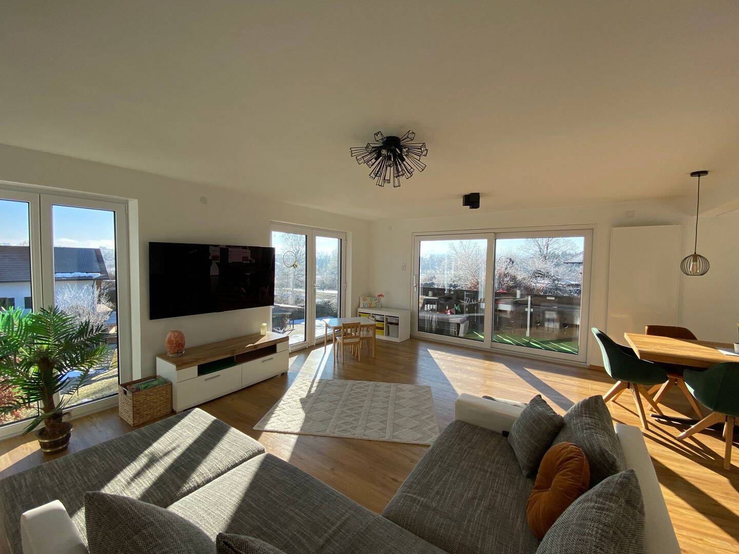 Haus-Feeling auf 180m²: Maisonette mit Bergblick & Gartenoase, 87616 Marktoberdorf