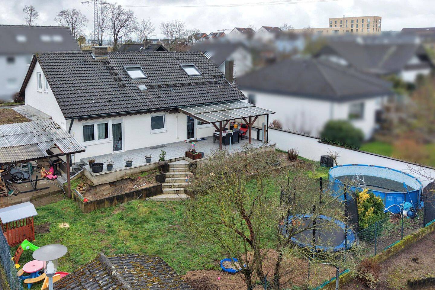 Top Investition: Wohnen und vermieten in attraktiver Lage mit Garage, Terrasse und XXL-Garten, 76676 Graben-Neudorf