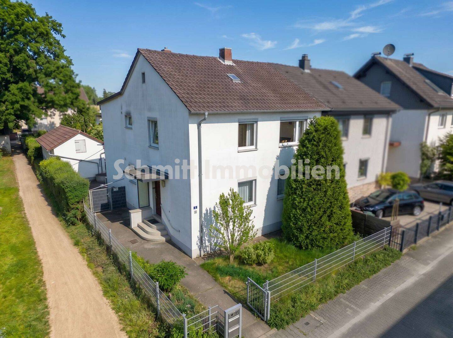 Ein Haus für Familie, Garten und neue Ideen, 60529 Frankfurt am Main (Schwanheim)