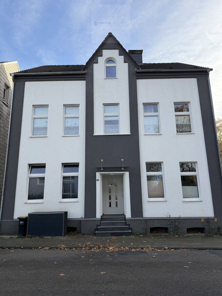 großzügige, helle DG Wohnung mit Balkon. Ruhig und Zentral!, 45257 Essen (Byfang Fischlaken Kupferdreh)