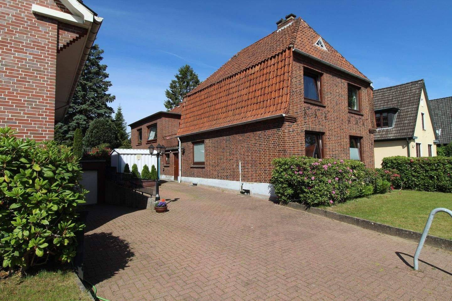 3-Familienhaus in sehr guter Lage, 22589 Hamburg (Altona Blankenese Iserbrook Osdorf Sülldorf)