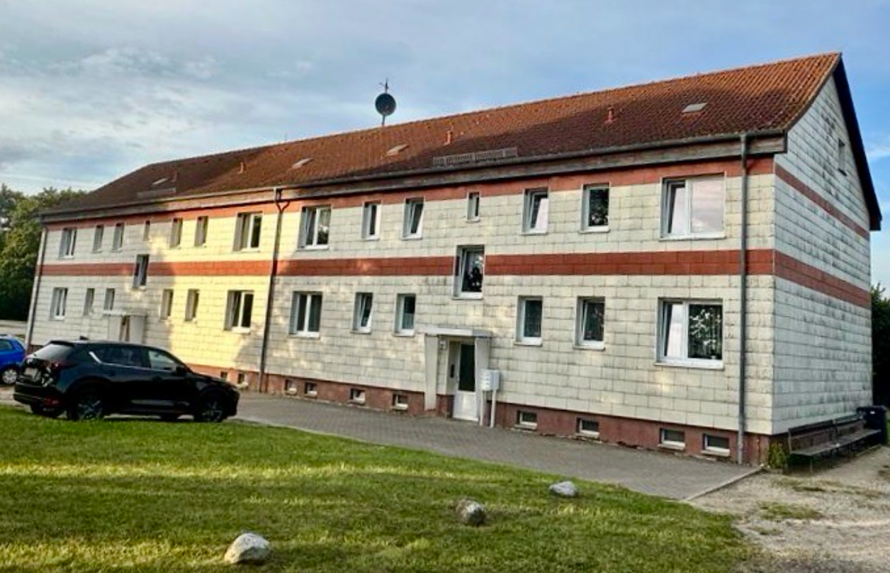 Moderne 2-Zimmer-Wohnung mit Teilmöblierung in Behren-Lübchin, 17179 Altkalen