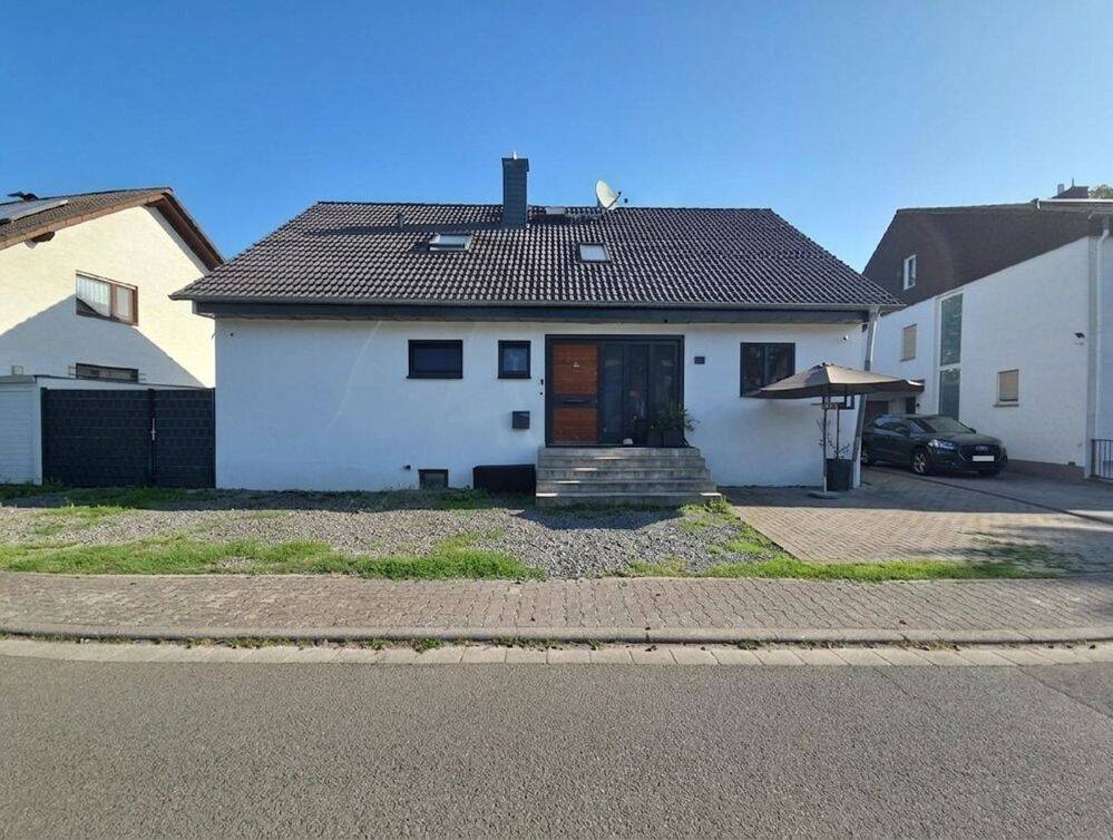 7 Schlafzimmer! Großzügiges Einfamilienhaus mit modernem Anbau und großem Grundstück, 55270 Jugenheim in Rheinhessen