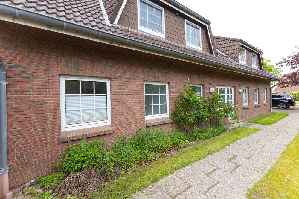 Gepfl. 3 Zimmer-Erdgeschoss-Wohnung mit Terrasse und Carport in zentrumsnaher Wohnlage in Marne, 25709 Marne
