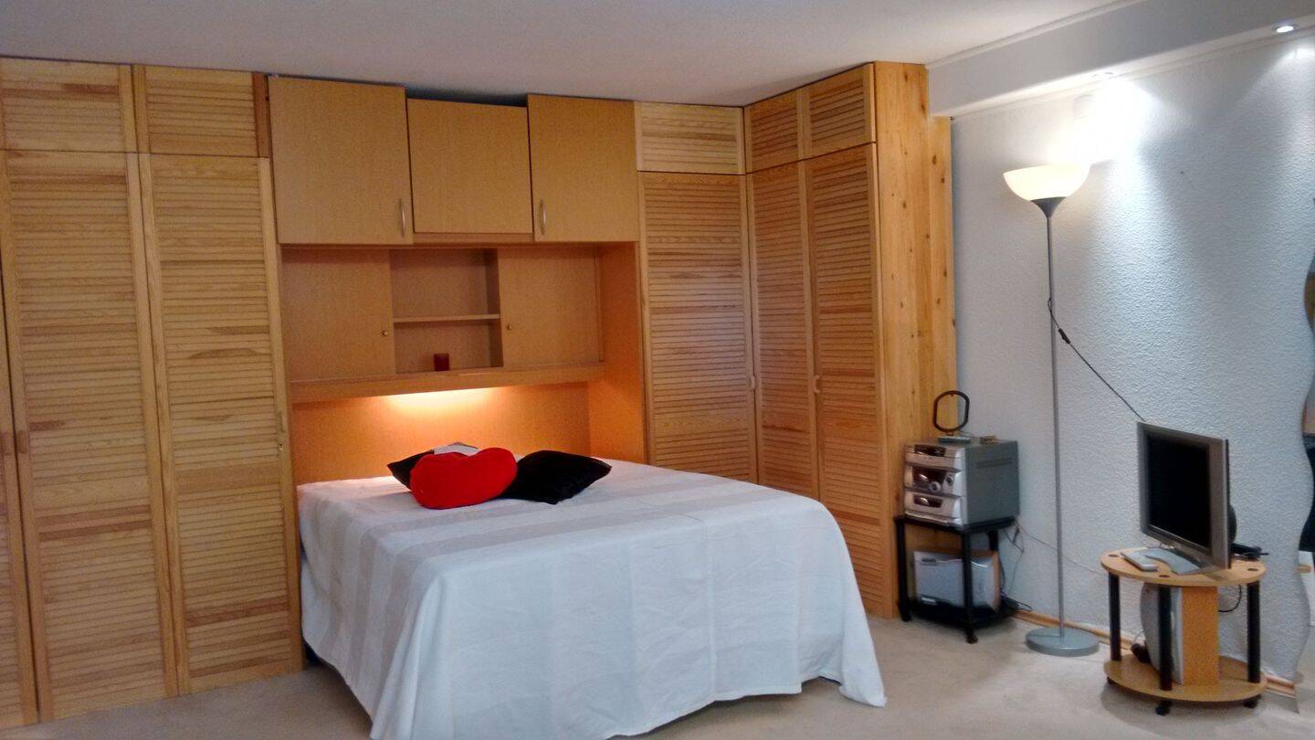Souterrainwohnung, Vermietung nur auf Zeit an Pendler/innen oder Praktikant/innen, 12203 Berlin (Steglitz-Zehlendorf Lichterfelde)