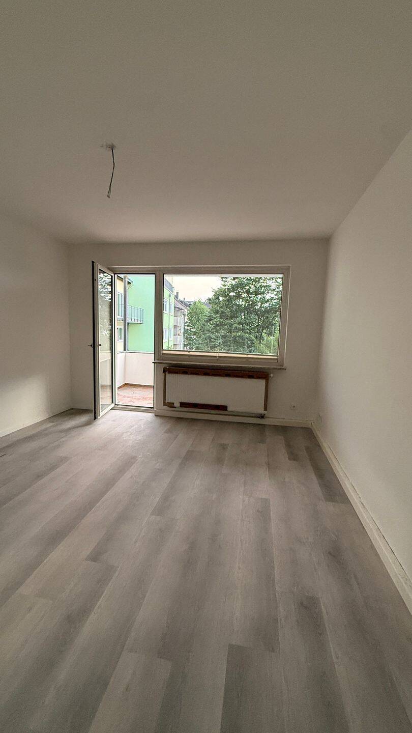 Helle 3-Zimmer-Wohnung mit Balkon und modernem Wohnkomfort, 45147 Essen (Frohnhausen Holsterhausen Rüttenscheid)