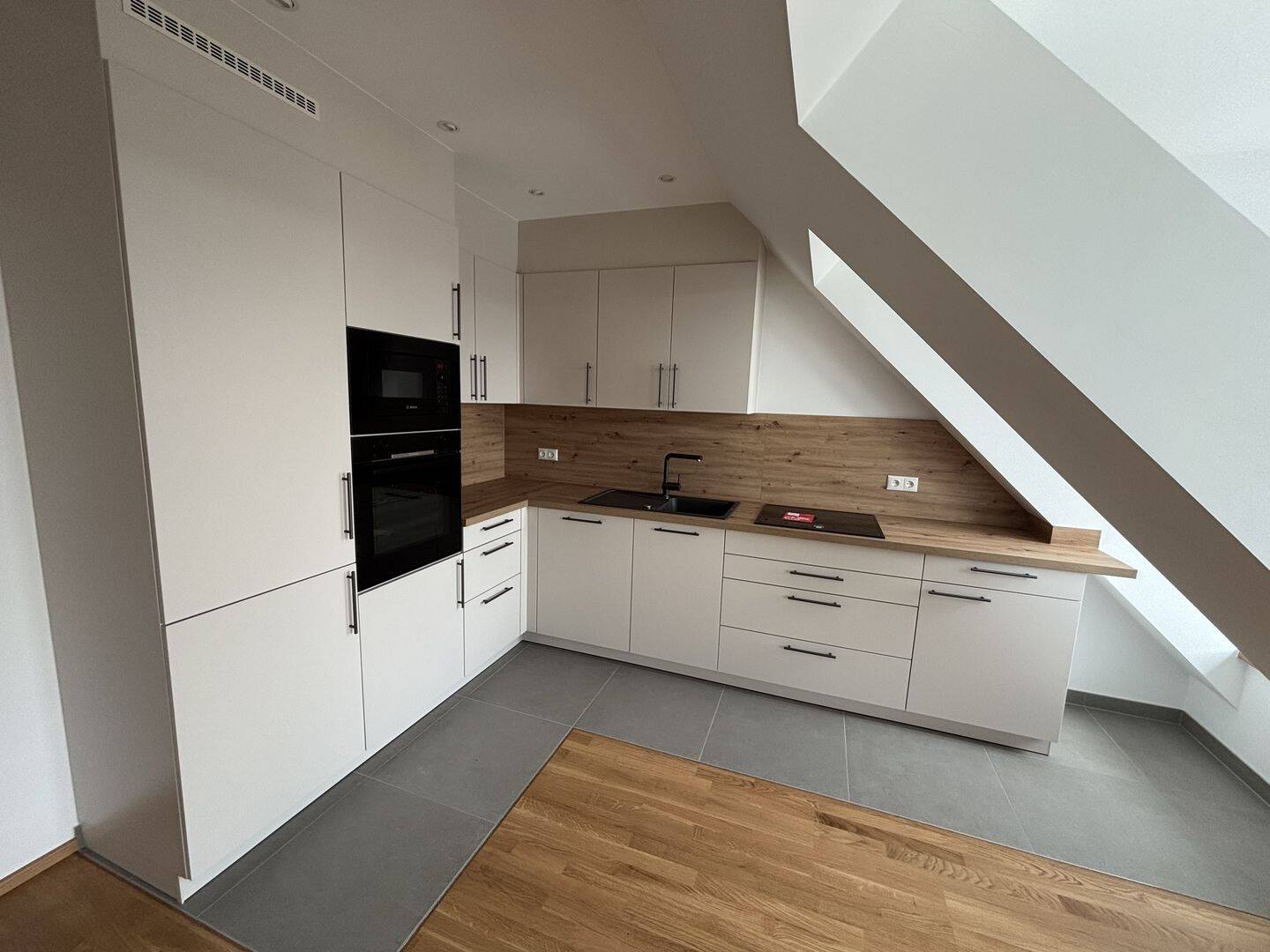 2,5-Zimmer-Wohnung zum Erstbezug nach Dachgeschossausbau, 91572 Bechhofen