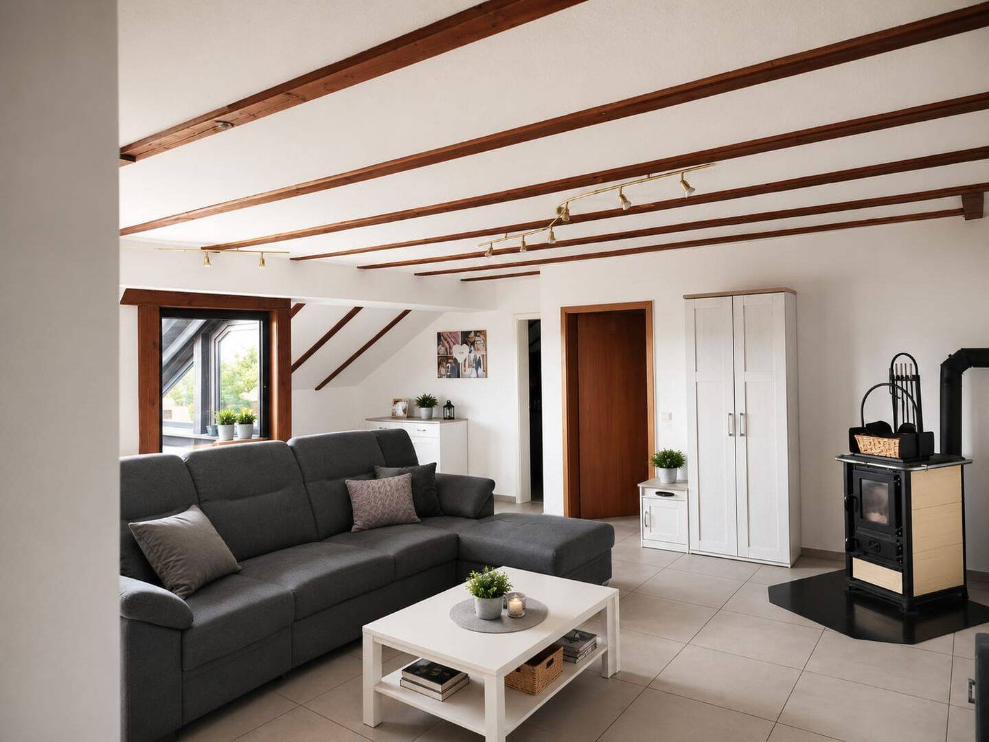 Gemütliche 3-Zimmer-Dachgeschosswohnung mit Balkon und schöner Aussicht in Melsungen, 34212 Melsungen