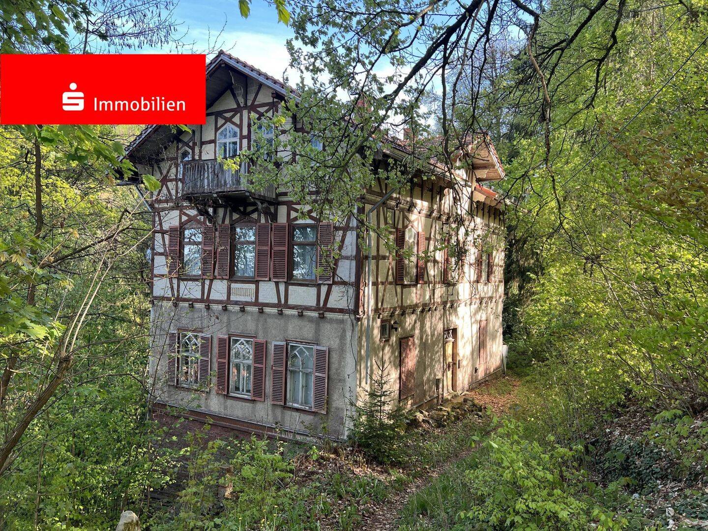 Historisches Kulturdenkmal mit eigenem Waldgrundstück – Villa in bester Lage von Friedrichroda –, 99894 Friedrichroda