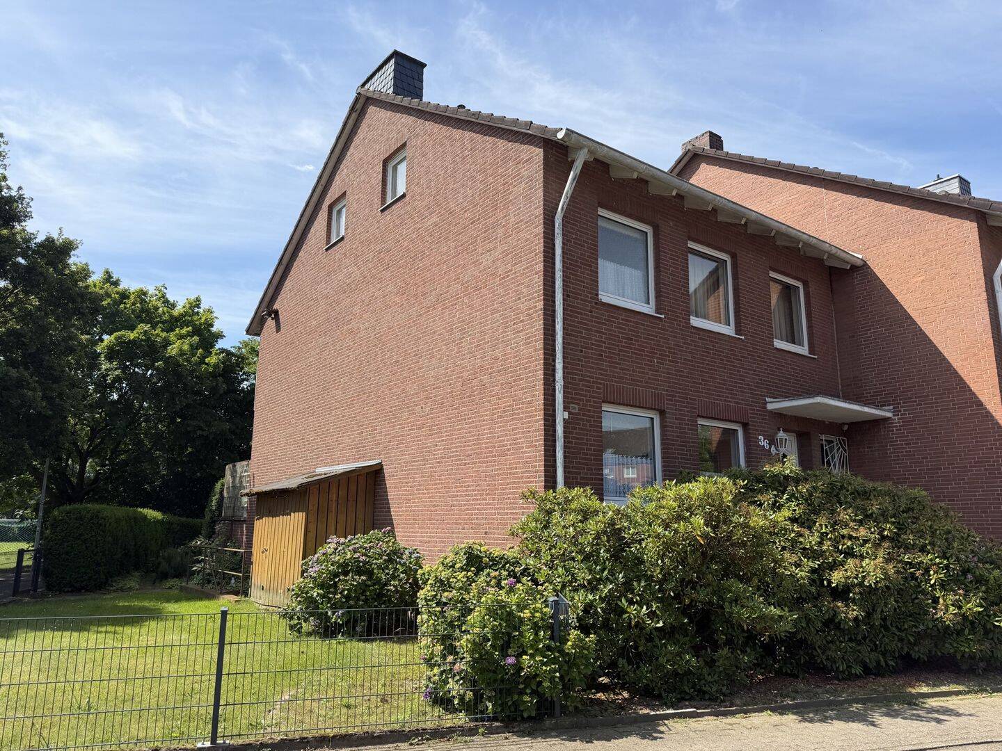 Ihr neues IMMOBILIEN QUARTIER: Gepflegtes Reihenendhaus mit Garage in Wunstorf-Süd, 31515 Wunstorf