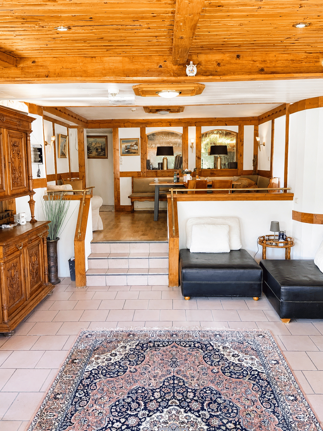 Gästehaus, Bungalow und Hotel. Exquisiertes Anwesen in ruhiger Alleinlage in Hallenberg, 59969 Hallenberg