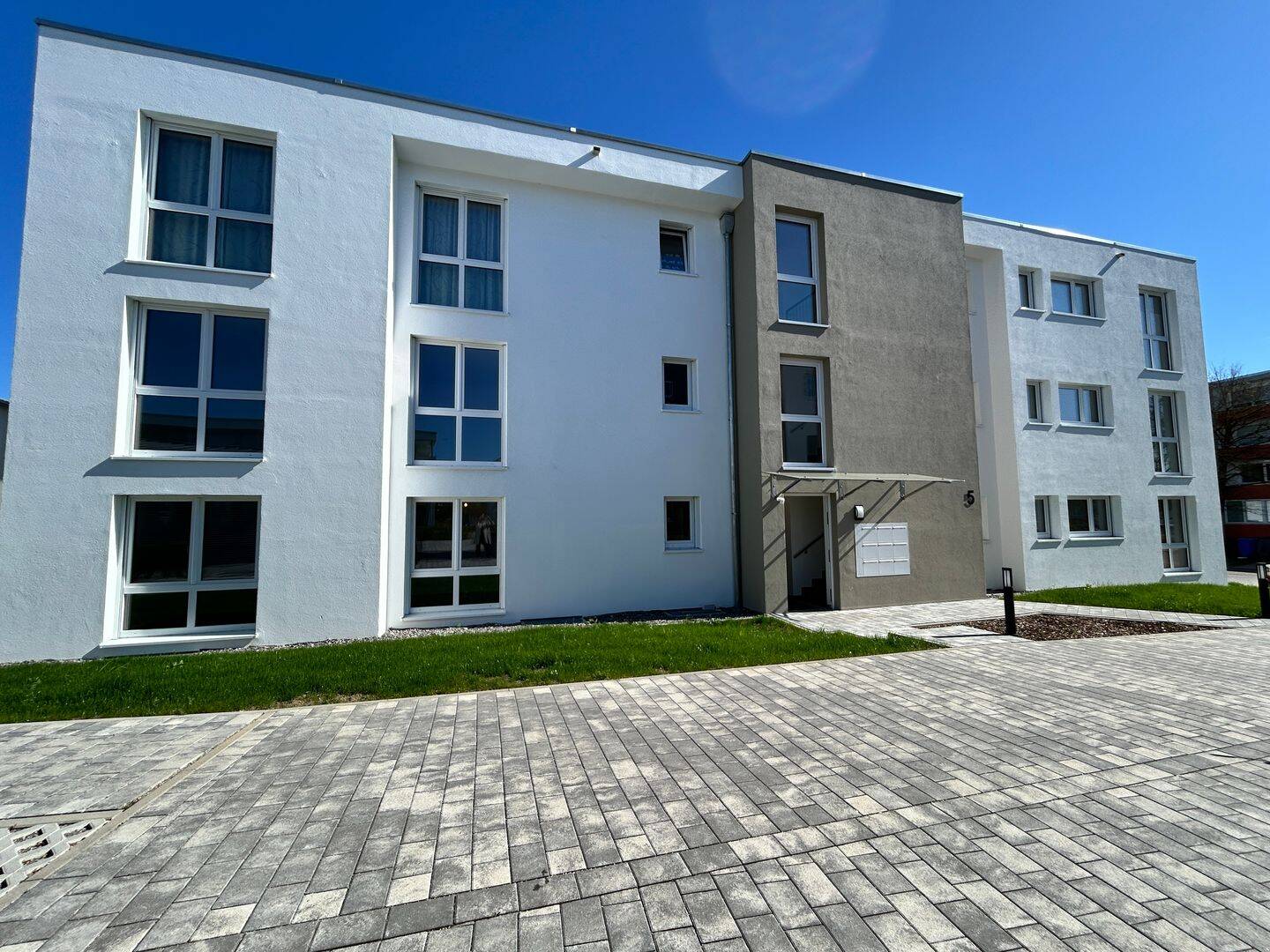 Moderne 4-Zimmer-Neubauwohnung in Jestetten ab sofort zu vermieten!, 79798 Jestetten