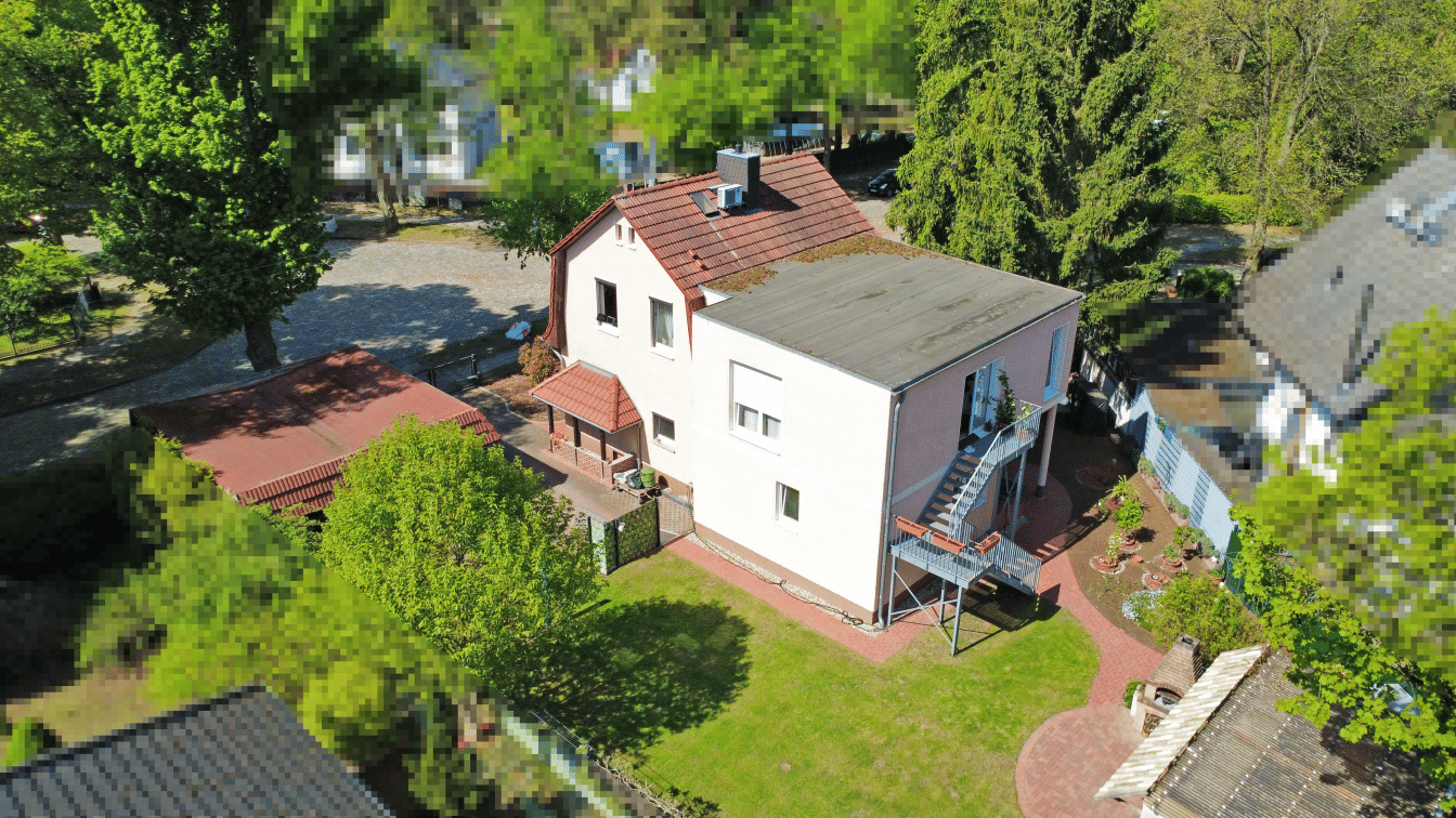 *Casa bifamiliare – Zweifamilienhaus* Wunderbares Ensemble – bezugsfrei ab 08/2026 – WNFL. ca. 211 m², 14612 Falkensee
