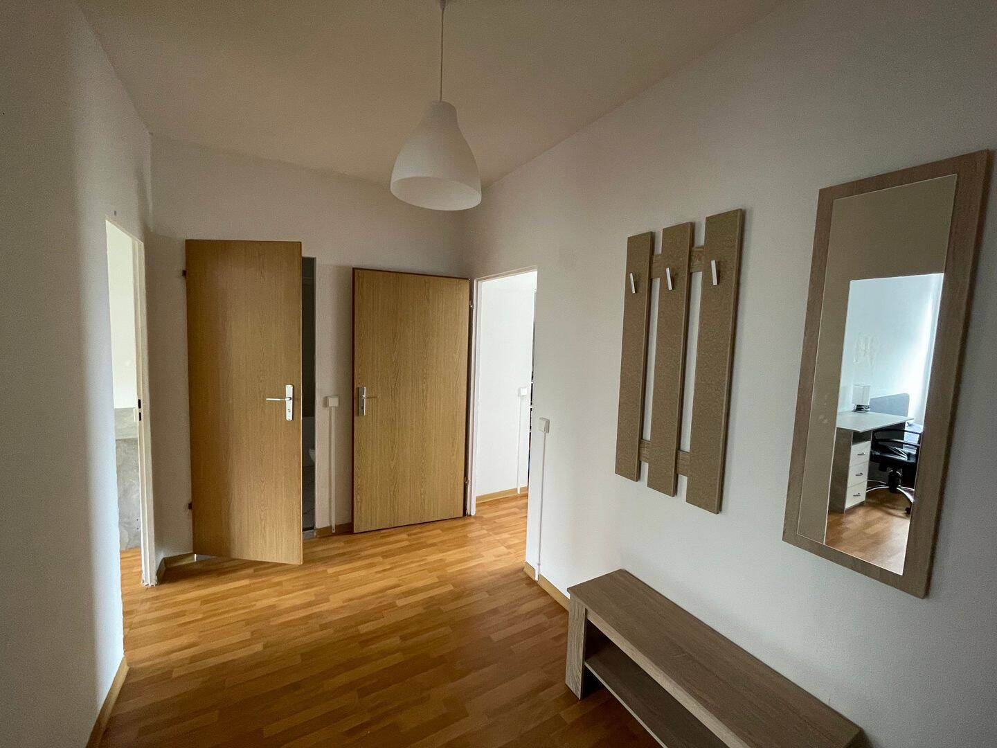 Vollmöblierte 3-Zimmer Dachgeschosswohnung + Balkon, 10315 Berlin (Lichtenberg Hohenschönhausen Friedrichsfelde Kleingartenanlage Bielefeld Kleingartenanlage Mühlenberg)