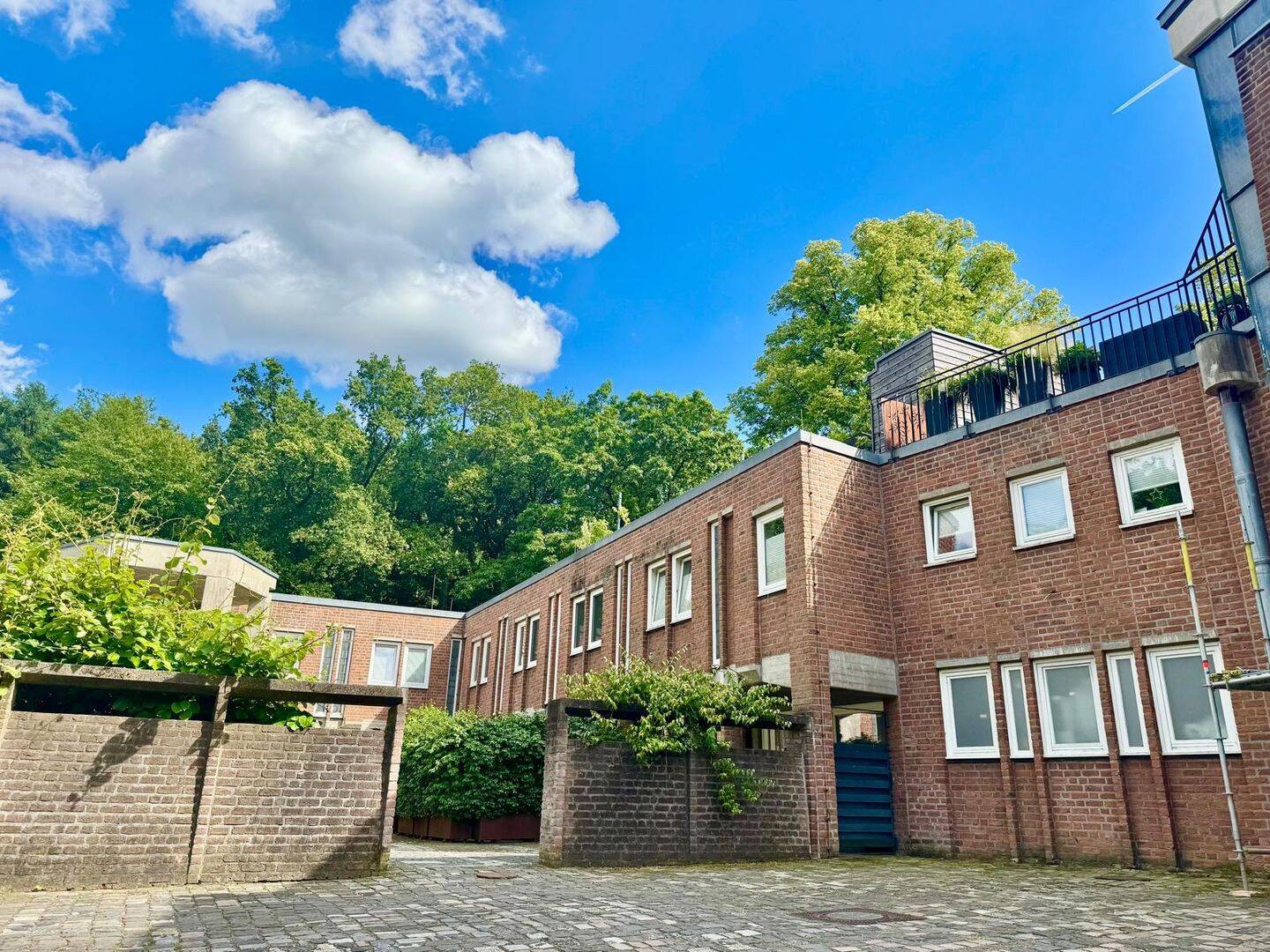 Stilvolle 2-Zimmer EG Wohnung mit 2 Terrassen in grüner Alleinlage von Unterbach, 40627 Düsseldorf (Gerresheim Unterbach Vennhausen)