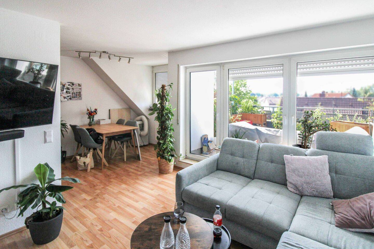 Gepflegte, einziehbereite 2,5 Zimmer-Wohnung mit Balkon im Herzen von Senden zu verkaufen, 89250 Senden