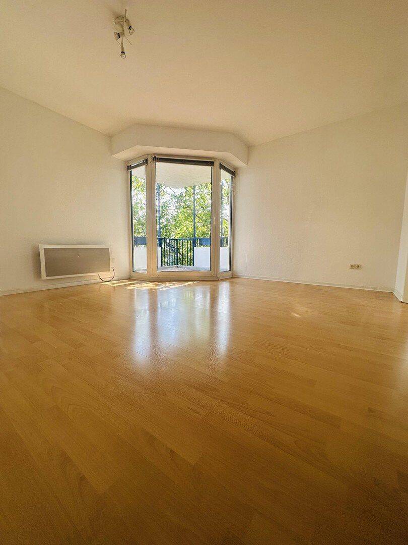 *Aufzug*EBK*Balkon*moderne Heizung*, 60528 Frankfurt am Main (Niederrad Sachsenhausen Schwanheim)