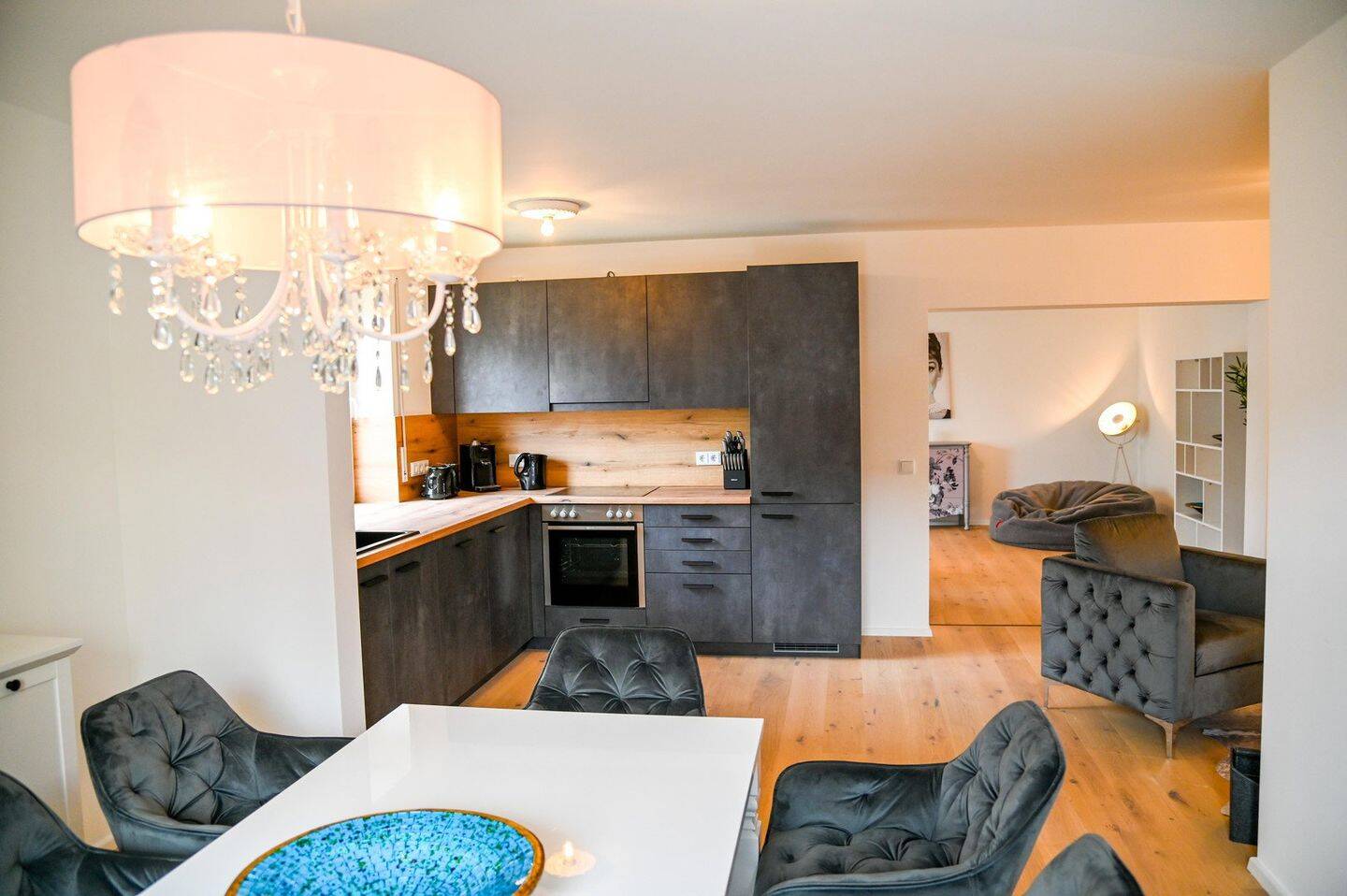 4 Zimmer-Wohnung mit Hobbyraum in einem kleinen 5-Parteien-Haus, 85221 Dachau