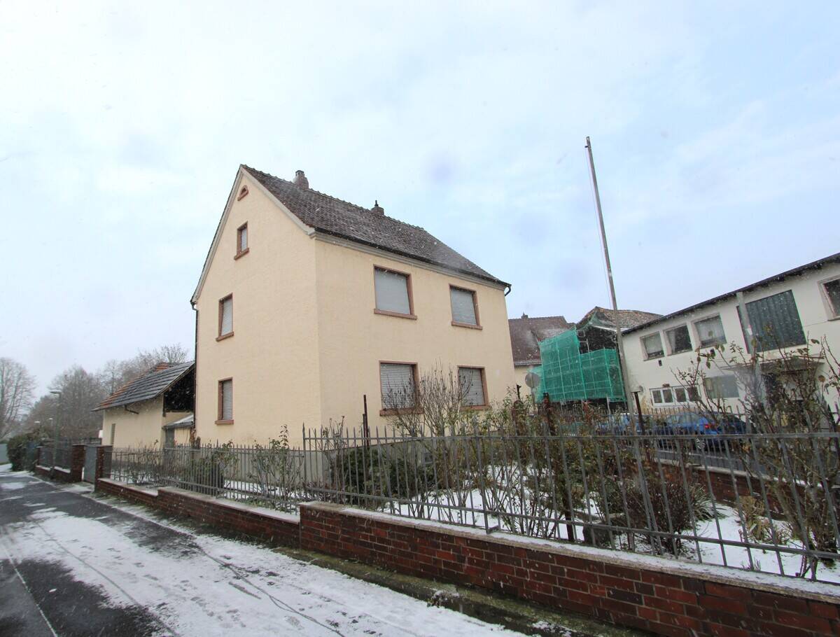 Einfamilienhaus mit Potenzial für Mehrgenerationenwohnen am Burggarten, 63456 Hanau
