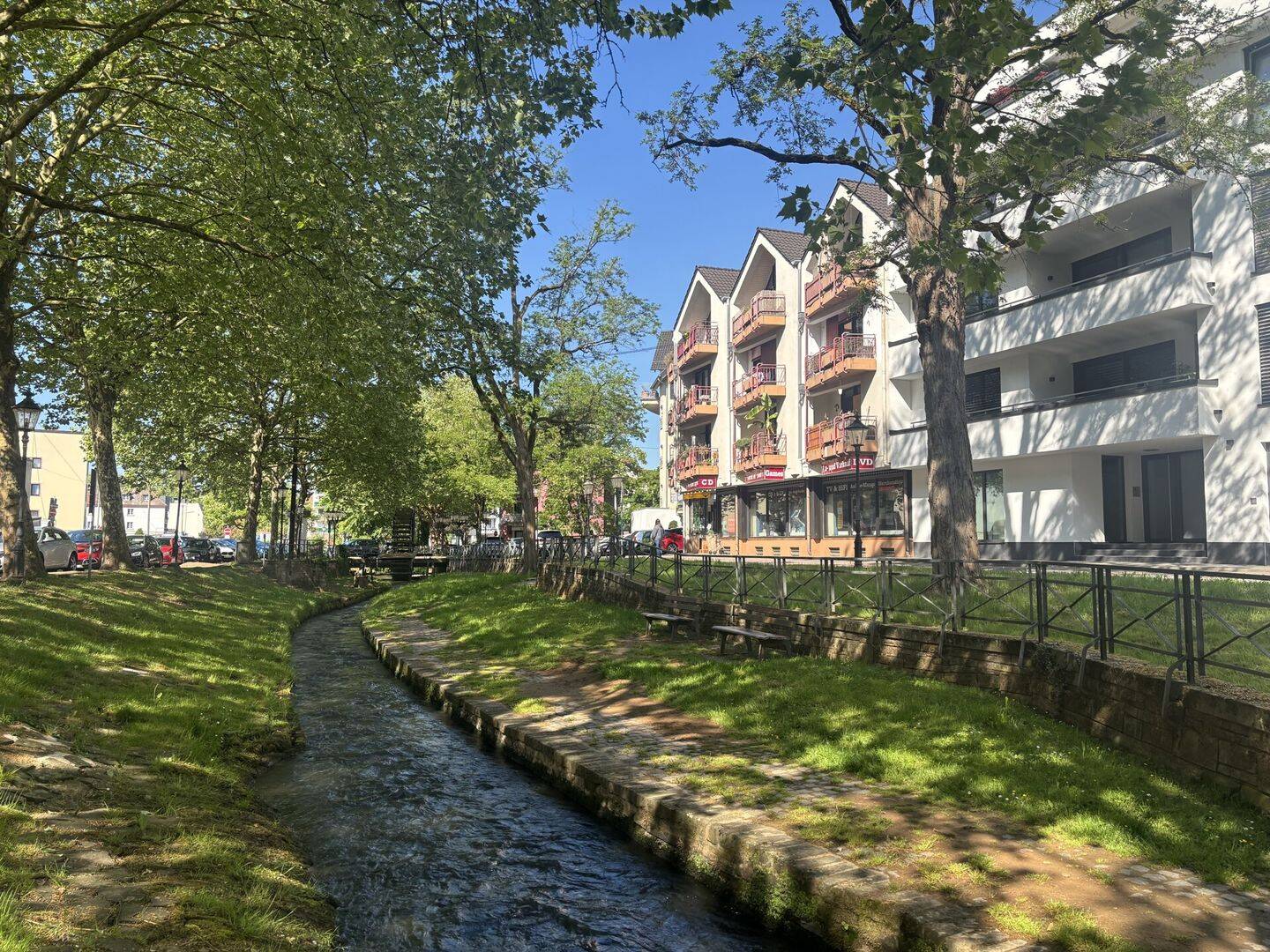 MERZIG – zentrale Lage – 2 Zimmer Wohnung mit Loggia und Blick ins Grüne, 66663 Merzig