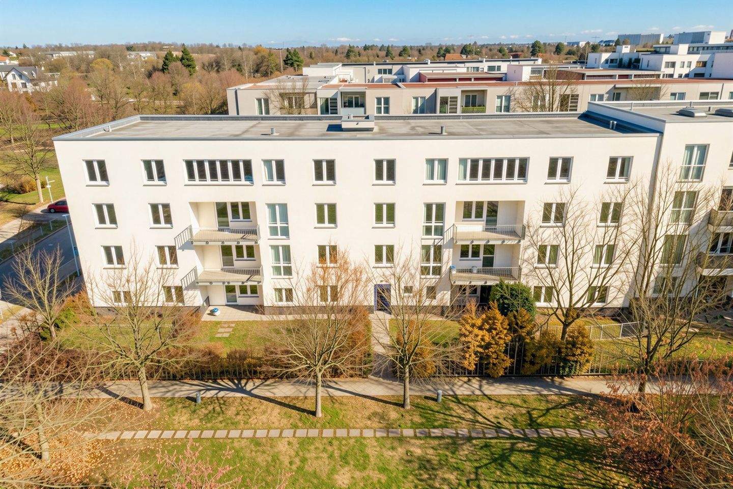 Viel Platz für die Familie: Kernsanierte 5-Zimmer-Wohnung mit Balkon in Rudow, 12355 Berlin (Neukölln Kolonie Platanenblick Rudow Siedl. An der Rudower Höhe)