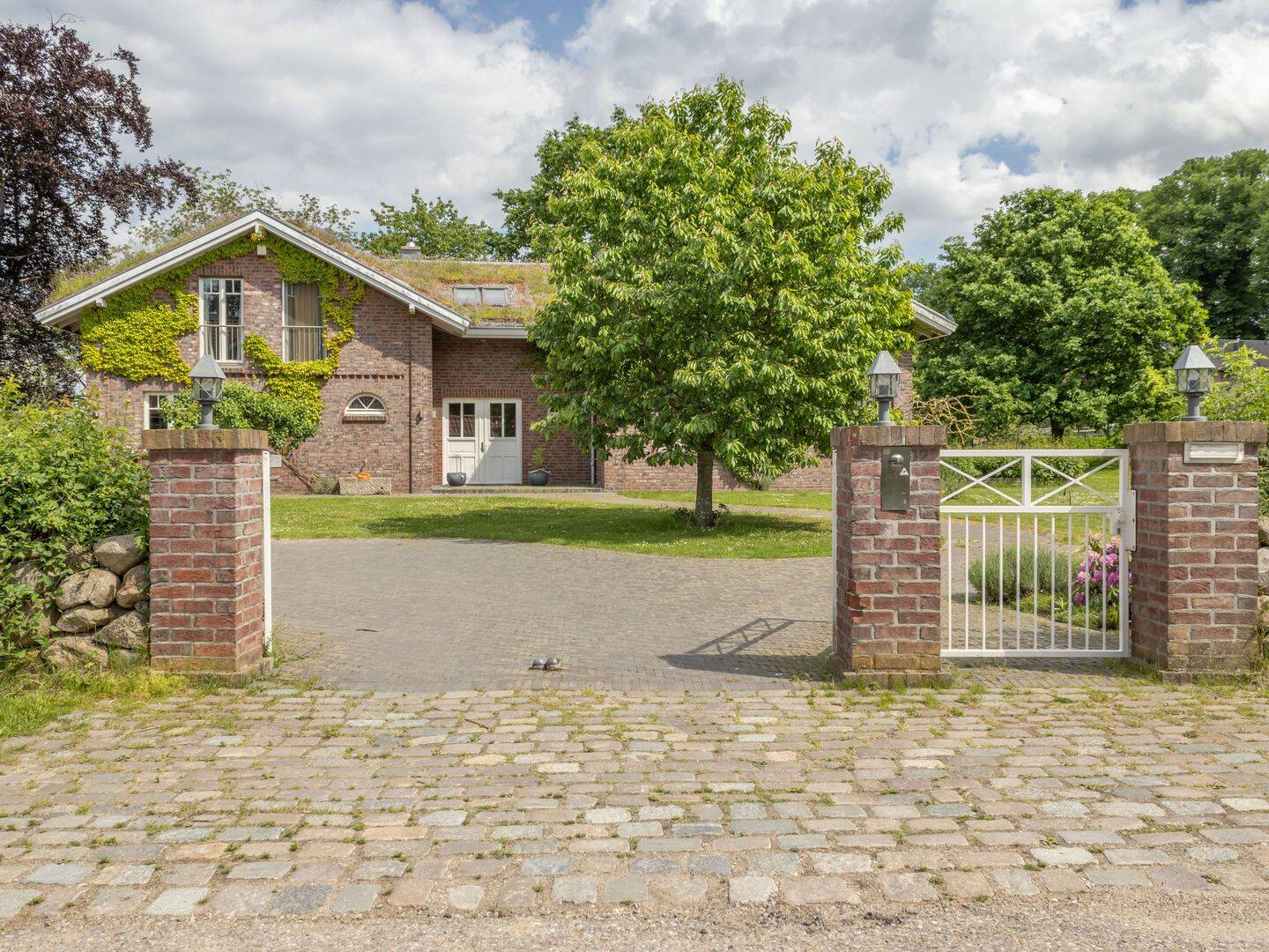Wo andere Urlaub machen: Wunderschönes Landhaus-Ensemble mit Gästehaus und unverbaubarem See- und Feldblick, 23823 Seedorf