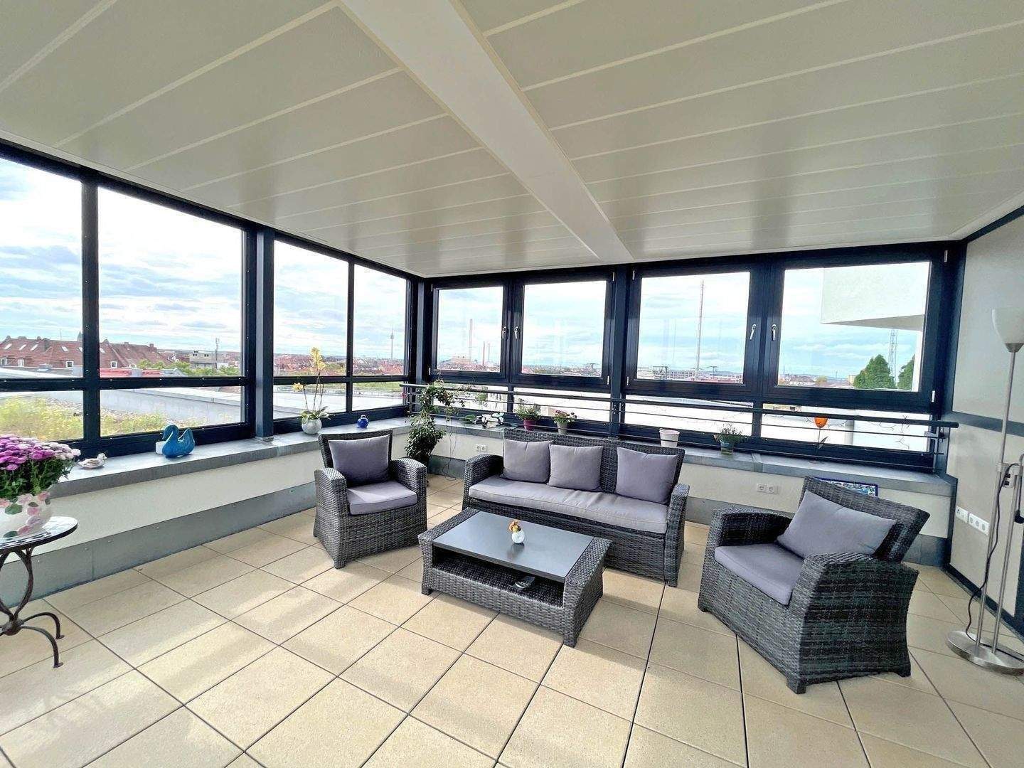 LAVIDA Nürnberg – Penthouse, 151 m², private Dachterrasse mit Wintergarten, Blick auf Kaiserburg und Altstadt, 90443 Nürnberg