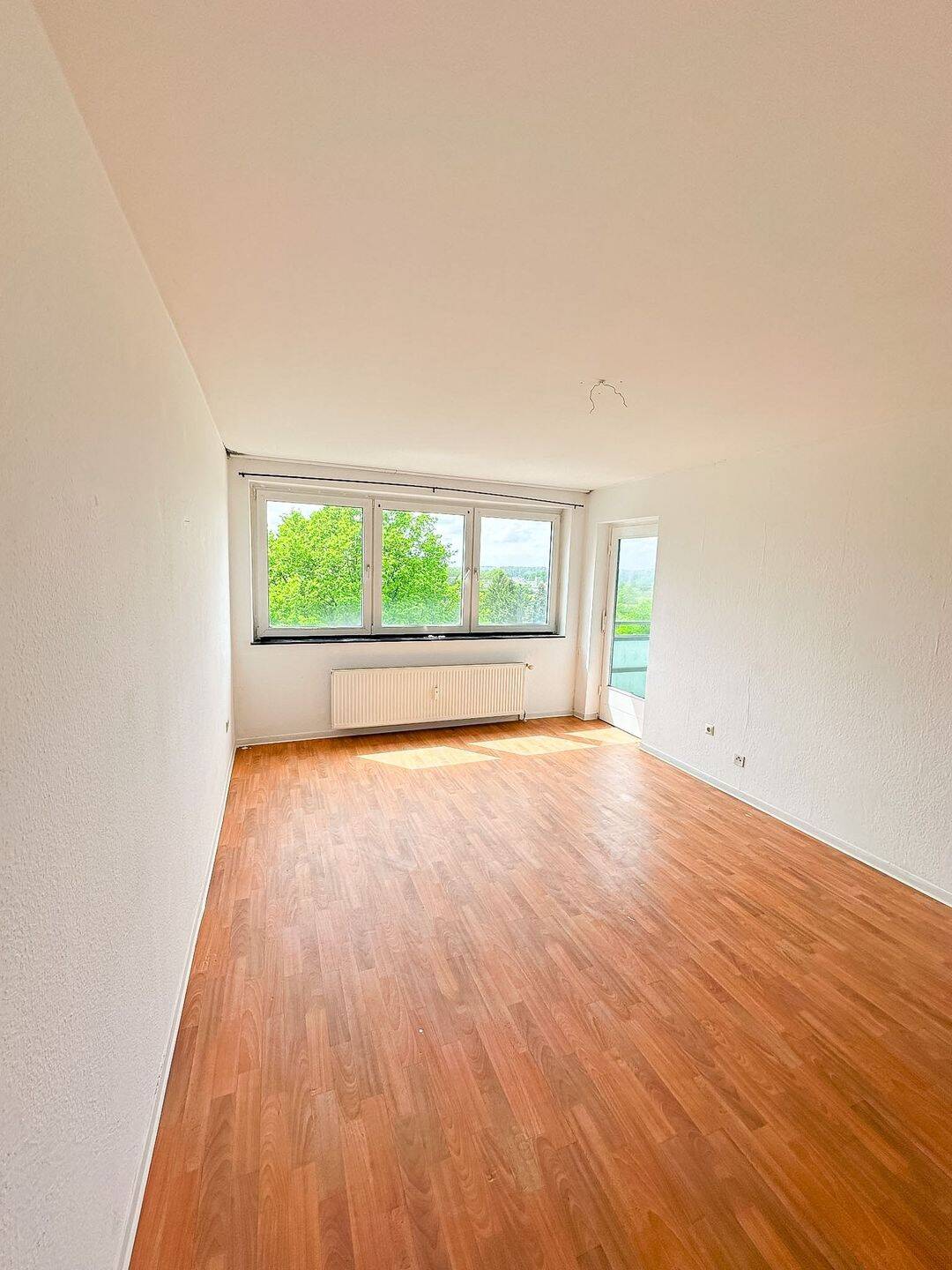 Helle 1,5-Zimmer-Wohnung mit Balkon in Rinteln, 31737 Rinteln