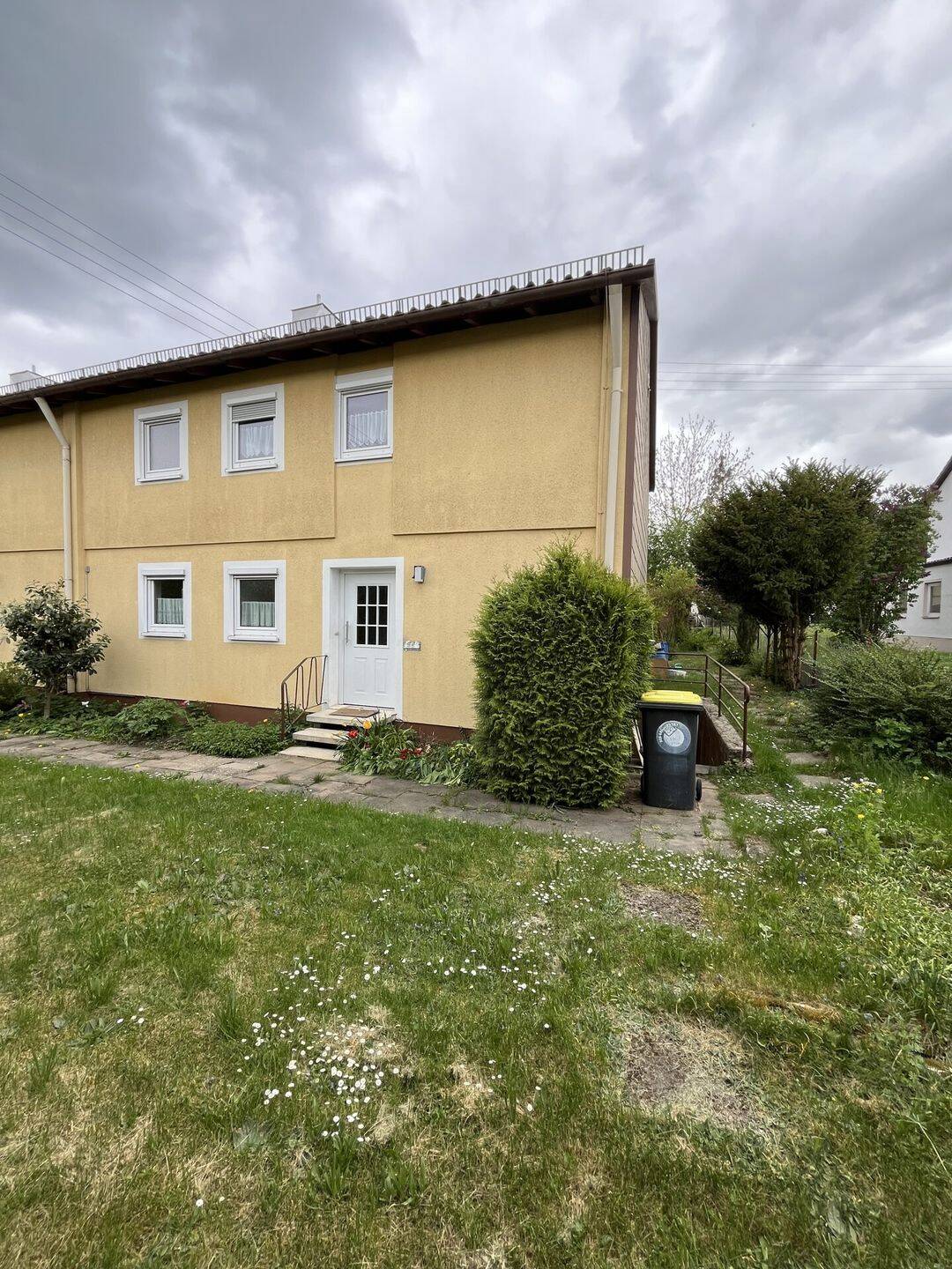 Raum für Neues – Doppelhaushälfte mit Gartenidylle, 78604 Rietheim-Weilheim