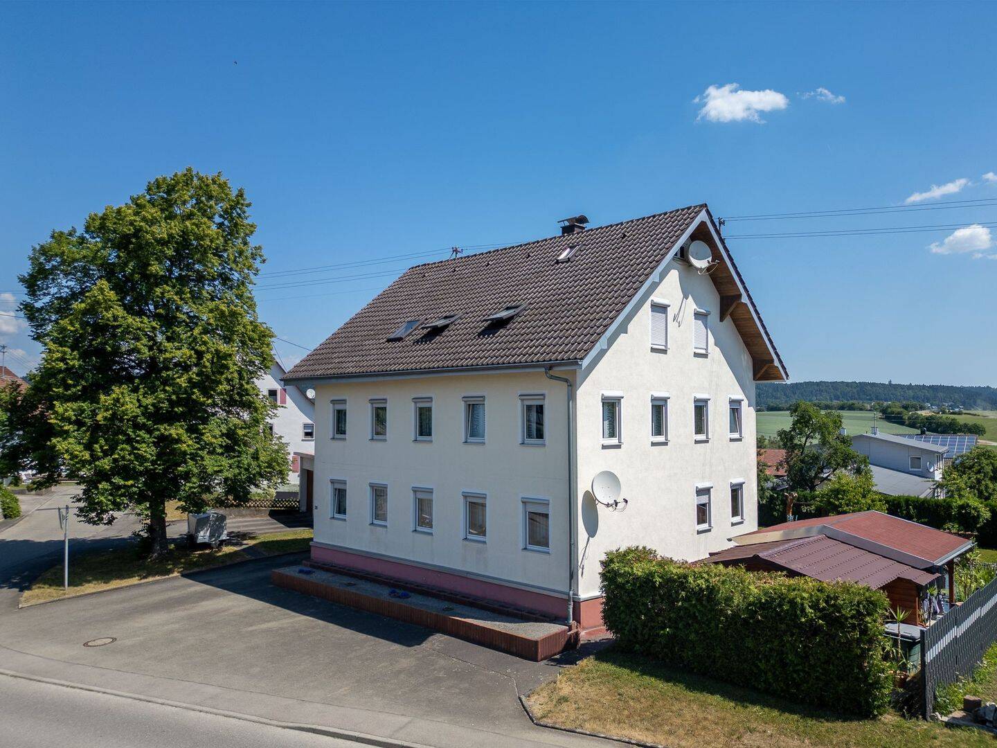 Ein Haus für mehr als eine Lebensphase – flexibel wohnen mit Garten, Garagen und Perspektive, 78736 Epfendorf