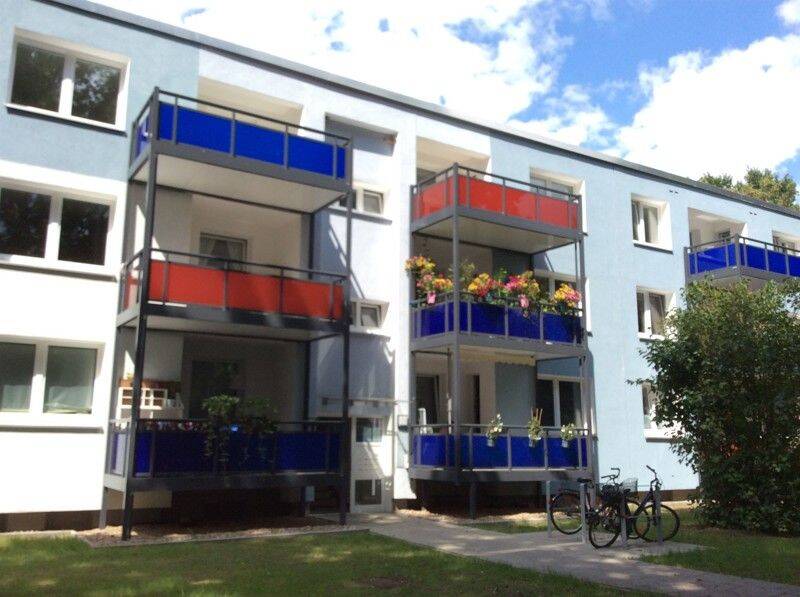 Ab sofort bezugsfertig! Sanierte 3 – Zimmer Wohnung mit Balkon, 28277 Bremen (Kattenesch Kattenturm)