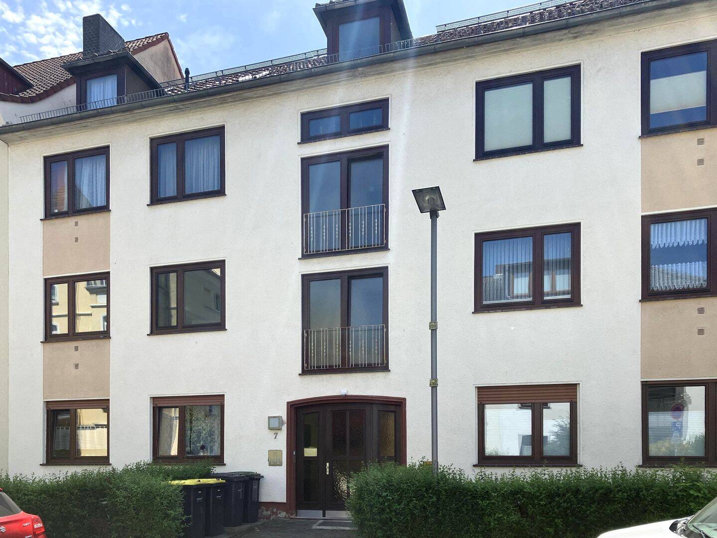 Attraktive, frisch renovierte 2-Zimmer-Wohnung mit Südbalkon in bevorzugter Lage von Kassel-Süd, 34121 Kassel (Mitte Süd Wehlheiden)