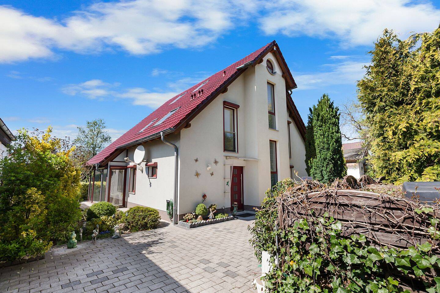 Architektur trifft Lebensqualität – modernes Familienparadies mit Garten, Gästehaus & Stil, 12683 Berlin (Marzahn-Hellersdorf Biesdorf Kleingartenanlage Biesenhorst 1)