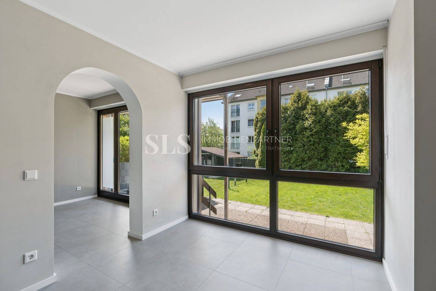 Ruheoase mit großem Garten und Terrasse – Stilvolle Erdgeschosswohnung im Herzen von Schmachtendorf, 46147 Oberhausen (Alsfeld Holten Schmachtendorf Sterkrade-Nord)