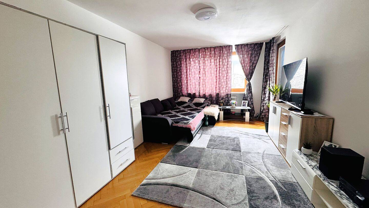Top gepflegte und vermietete 3-Zimmer Wohnung (eine von sechs möglichen Wohneinheiten), 84032 Landshut (Industriegebiet Wolfgang)