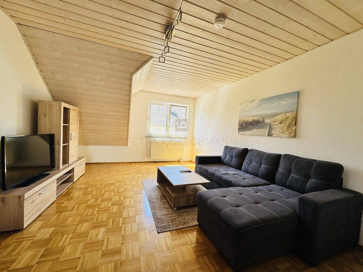 Gemütliche 2-ZKB-Dachgeschosswohnung mit 2 Stellplätzen in ruhiger Lage von IN-Nord, 85055 Ingolstadt