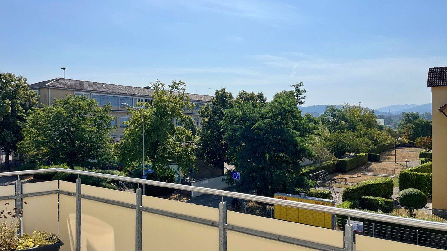 Charmante 2-Zimmer-Dachgeschosswohnung nahe dem Seepark, 79110 Freiburg im Breisgau (Betzenhausen Brühl Landwasser Lehen Mooswald)