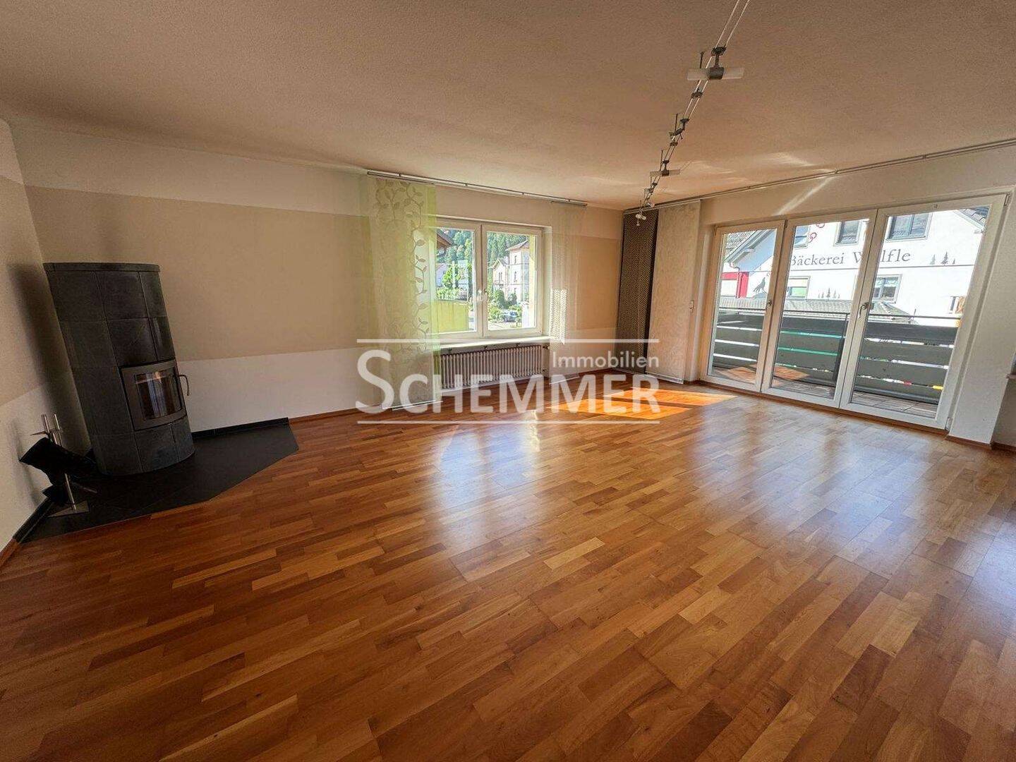 Simonswald ++ Wunderschöne und großzügige 5-Zi.-Maisonette-Wohnung, 79263 Simonswald