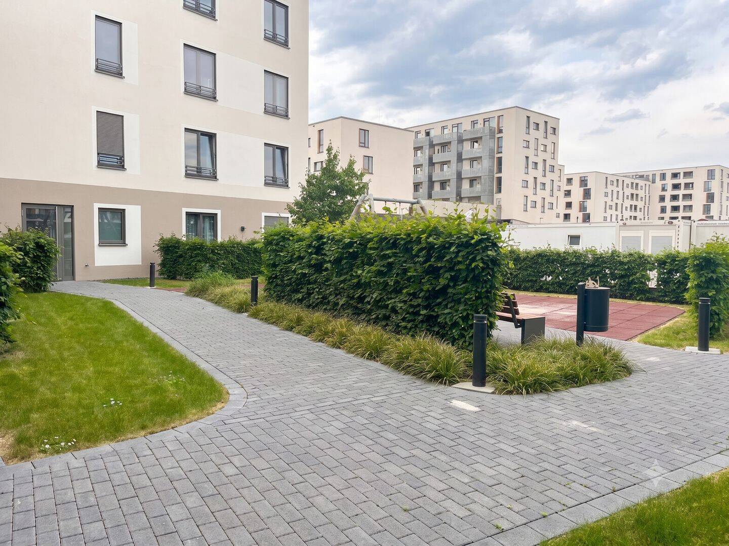 Neuwertige 2-Zimmer-Wohnung mit Balkon & Stellplatz im Heiligkreuzviertel (Mainz-Weisenau), 55130 Mainz (Laubenheim Weisenau)