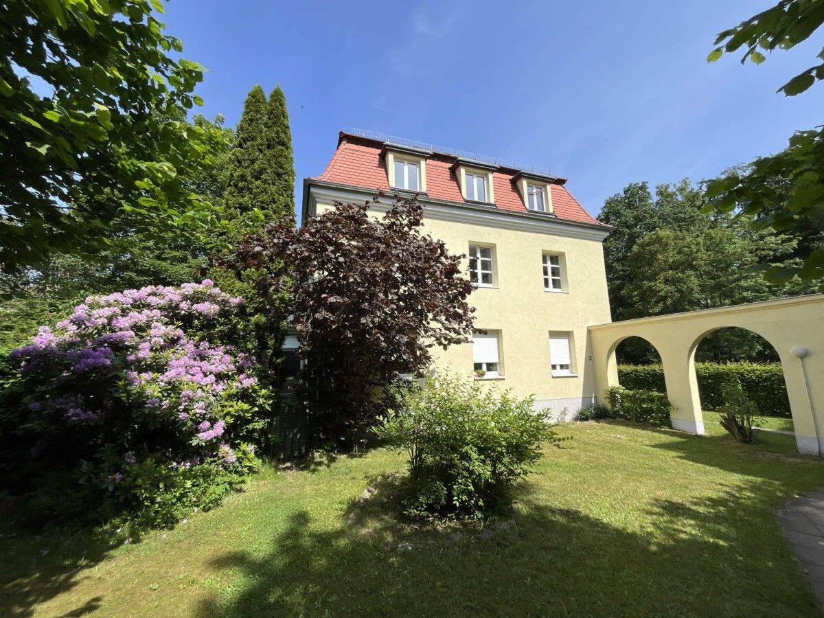 Hübsche 4-Zi.-Wohnung in bester Lage von DD-Bühlau, 1324 Dresden (Bühlau/Weißer Hirsch Dresdener Heide Loschwitz/Wachwitz)
