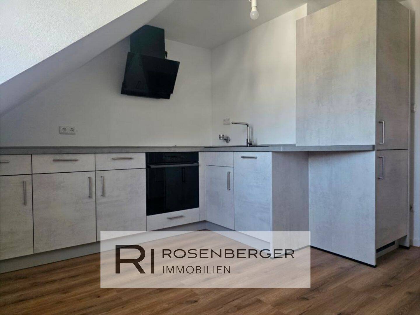 Ab sofort: Dachgeschosswohnung am Kanal – Nymphenburg von seiner schönsten Seite, 80639 München (Laim Neuhausen-Nymphenburg)