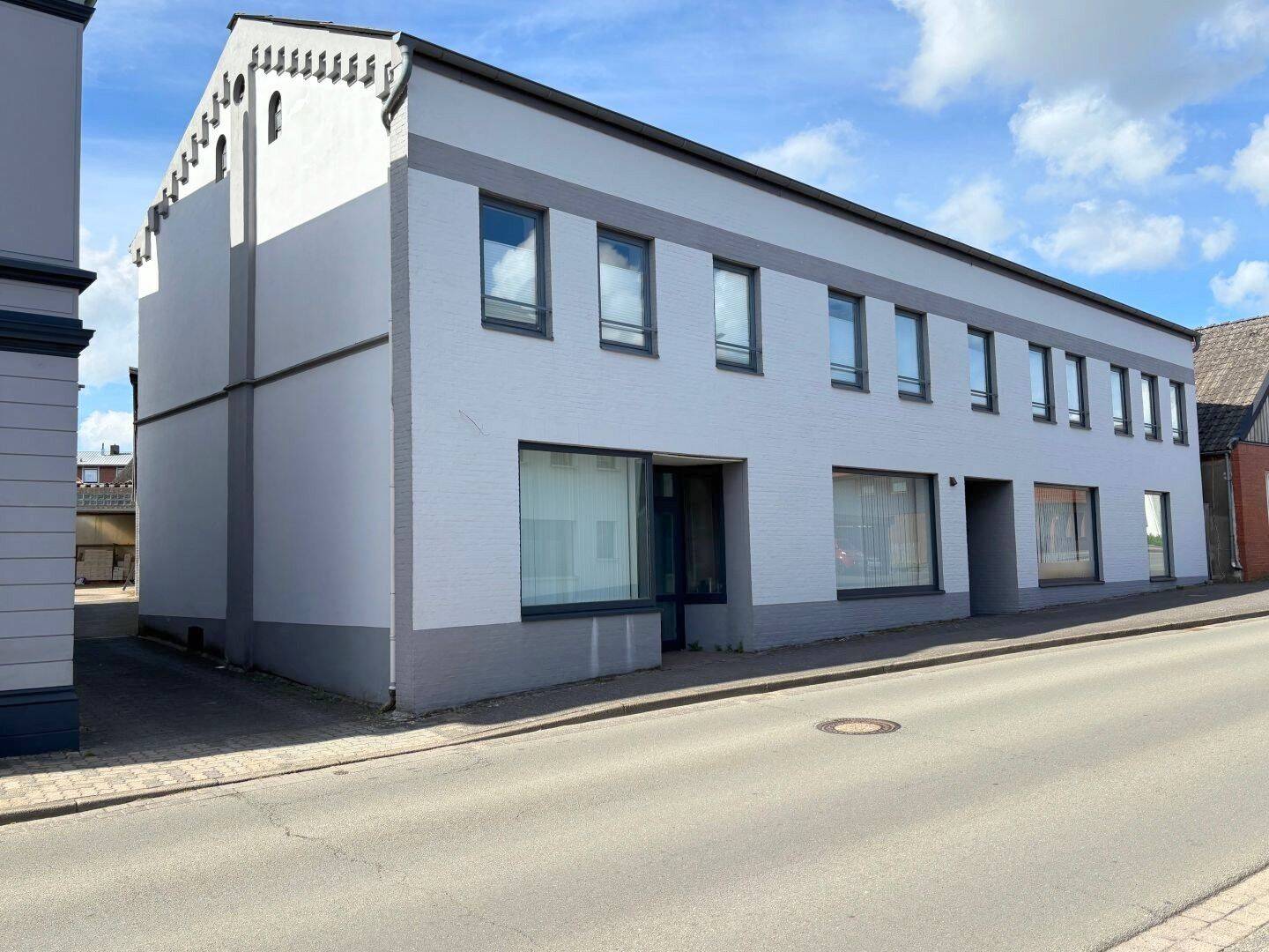 Hohenwestedt: Große Wohn- und Gewerbefläche – Perfekt für die Teilung in mehrere Wohnungen, 24594 Hohenwestedt