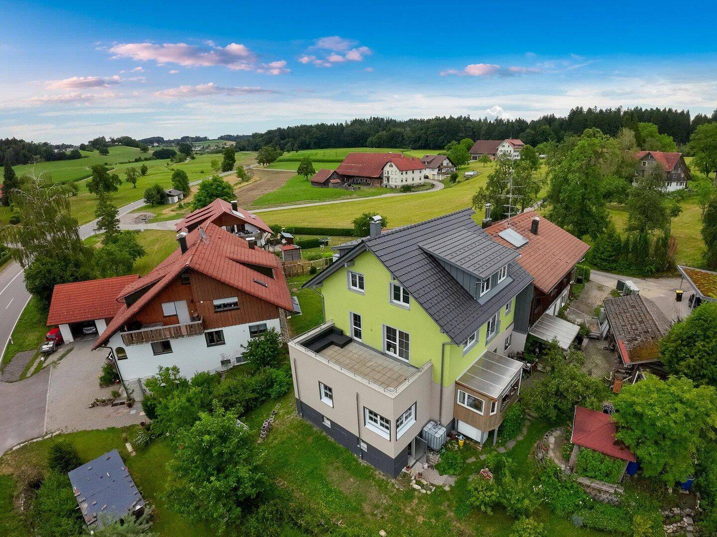 Zuhause auf zwei Ebenen, fast wie ein Haus – ideal für Familien, 88147 Achberg